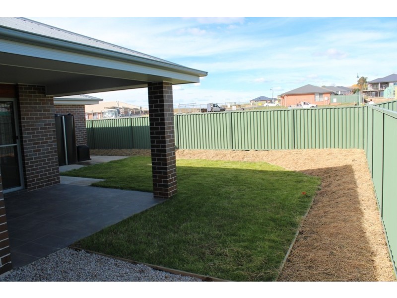 74 Swanbrooke Street, Bathurst NSW 2795