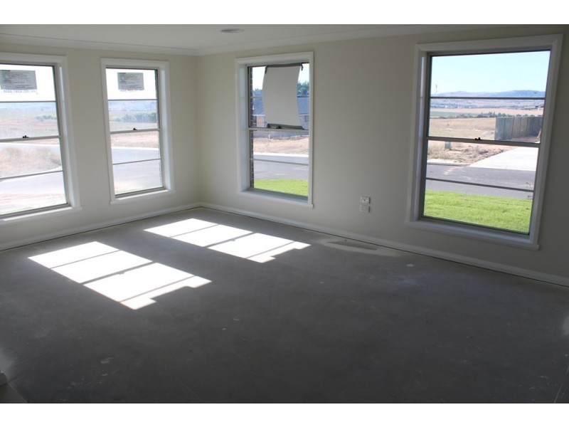 1 Mulley Close, Bathurst NSW 2795