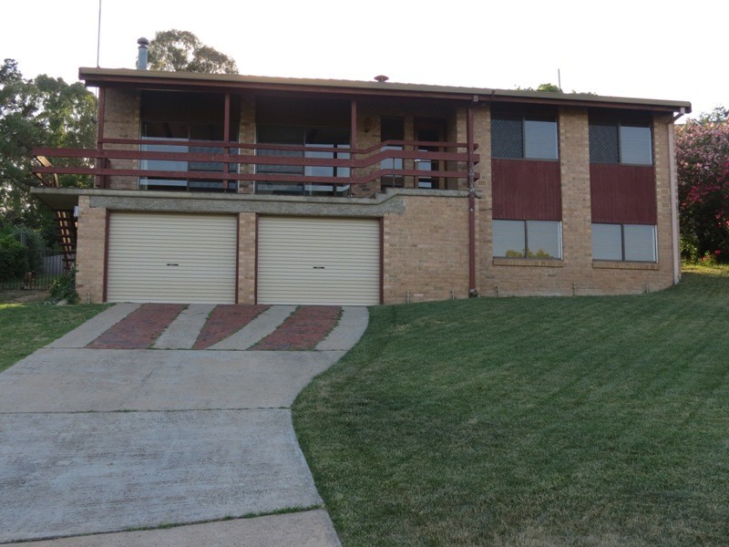 6 Delisle Place, Bathurst NSW 2795