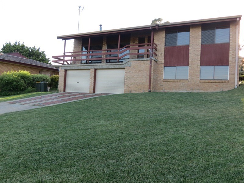 6 Delisle Place, Bathurst NSW 2795