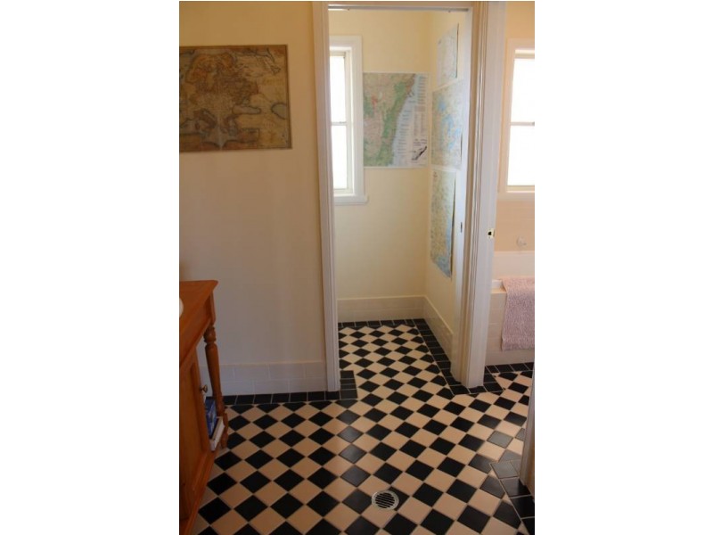 91 Hartwood Avenue, Bathurst NSW 2795