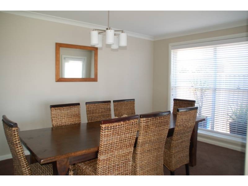 14 Carlyle Avenue, Bathurst NSW 2795