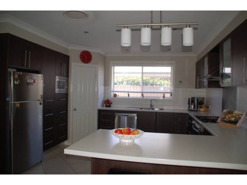 14 Carlyle Avenue, Bathurst NSW 2795