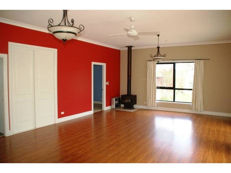 16 Water Street, Blayney NSW 2799