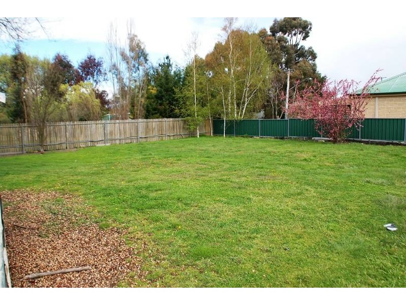 16 Water Street, Blayney NSW 2799