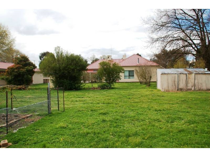 16 Water Street, Blayney NSW 2799