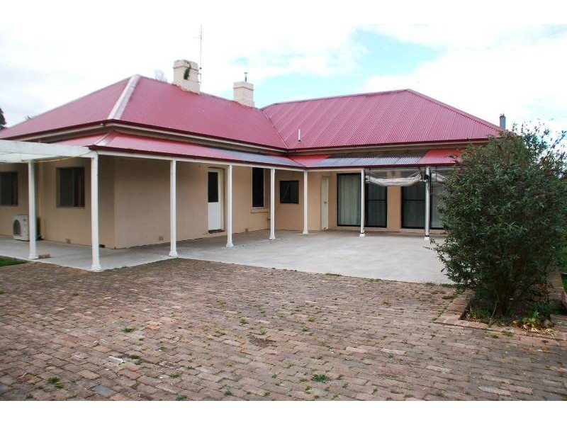 16 Water Street, Blayney NSW 2799