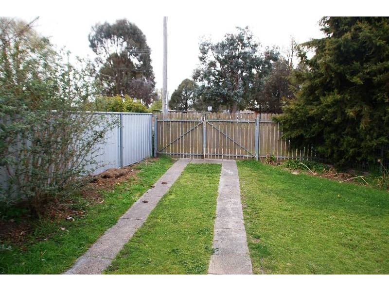 16 Water Street, Blayney NSW 2799