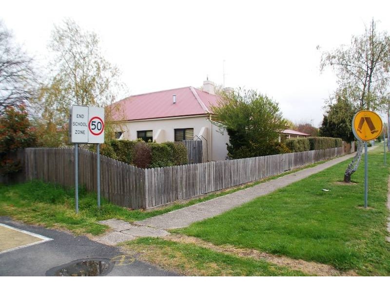 16 Water Street, Blayney NSW 2799