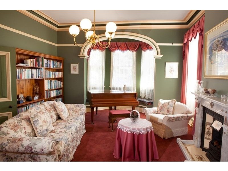 60 Mitre Street, Bathurst NSW 2795