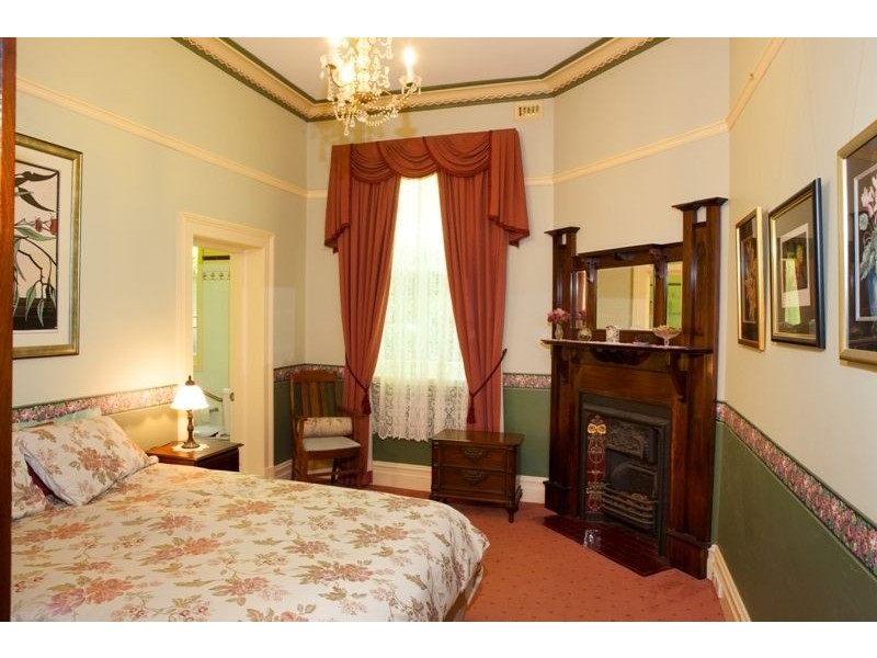 60 Mitre Street, Bathurst NSW 2795