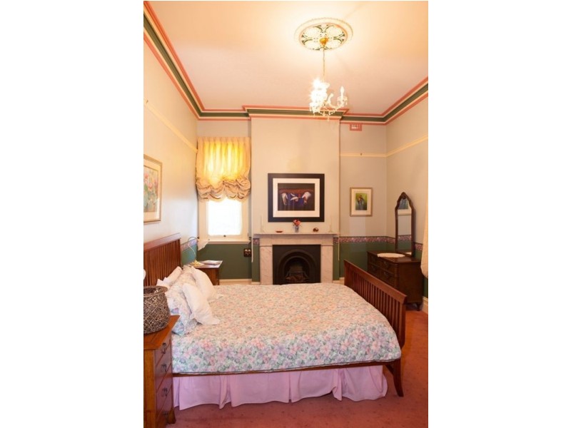 60 Mitre Street, Bathurst NSW 2795