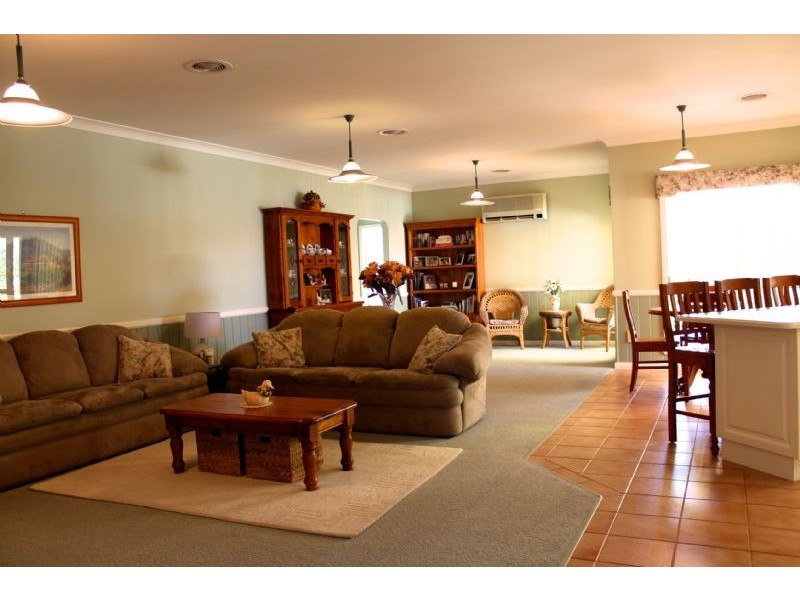 7 Scarborough Place, Bathurst NSW 2795