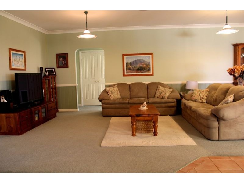 7 Scarborough Place, Bathurst NSW 2795