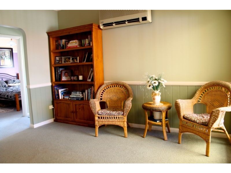 7 Scarborough Place, Bathurst NSW 2795