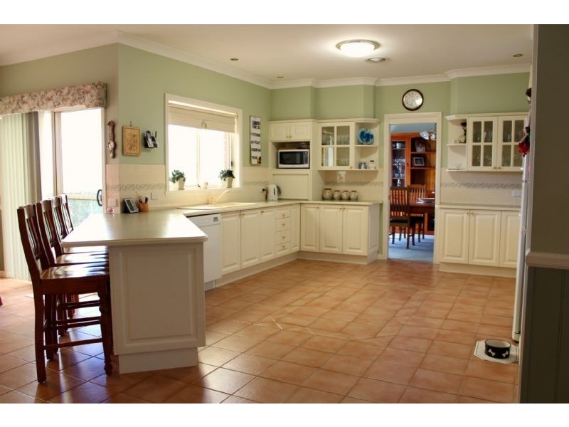 7 Scarborough Place, Bathurst NSW 2795