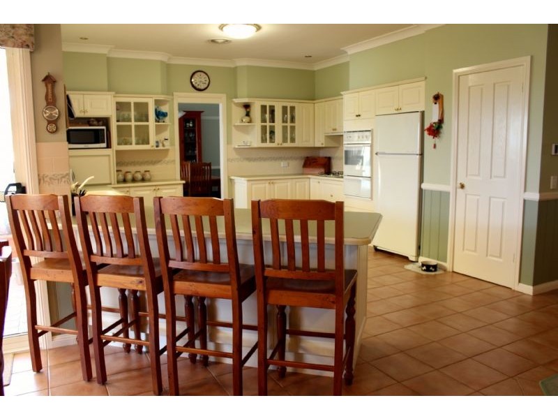 7 Scarborough Place, Bathurst NSW 2795