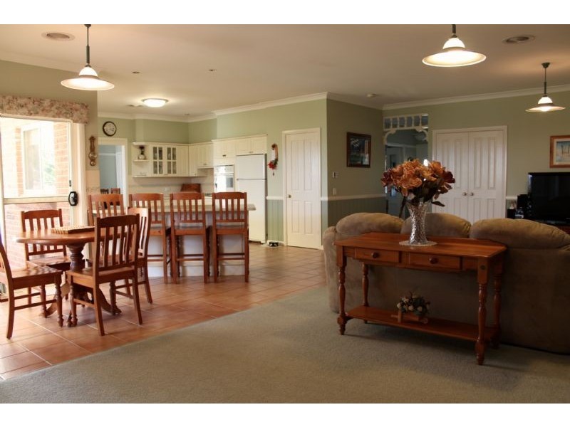 7 Scarborough Place, Bathurst NSW 2795