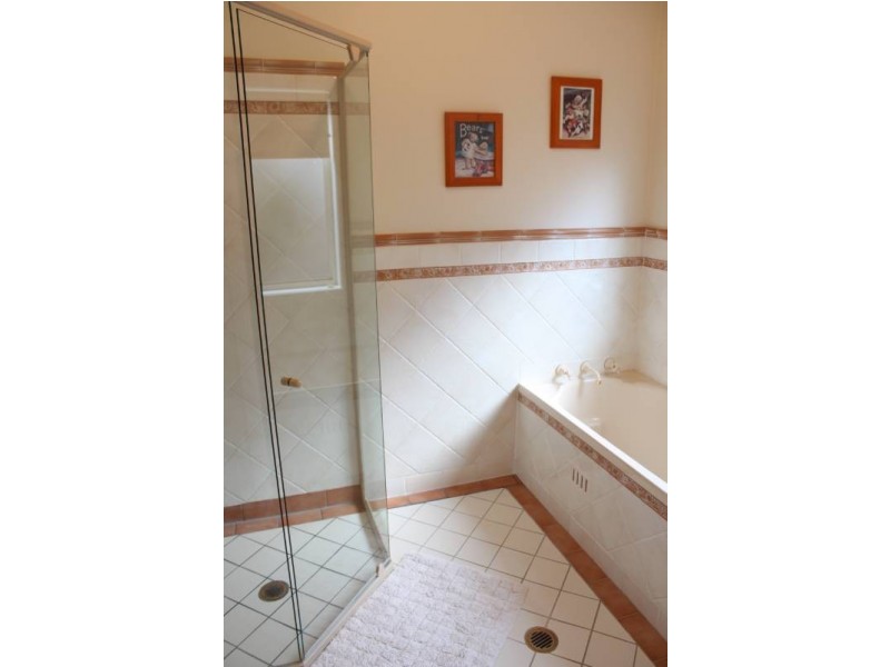 7 Scarborough Place, Bathurst NSW 2795