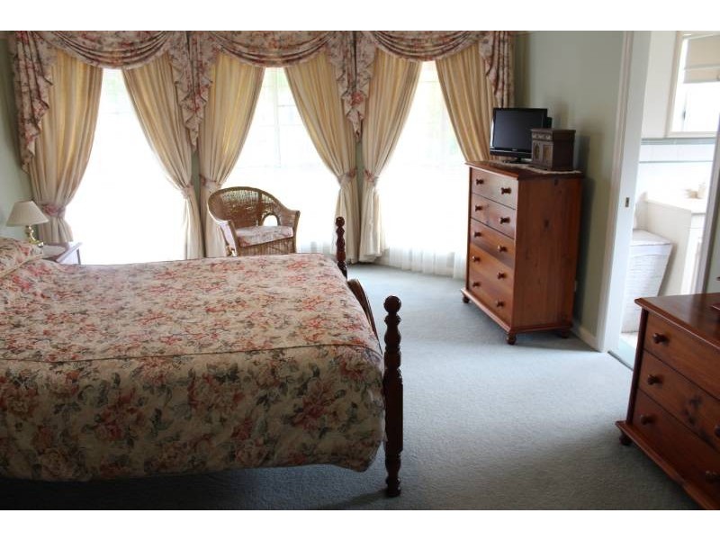 7 Scarborough Place, Bathurst NSW 2795