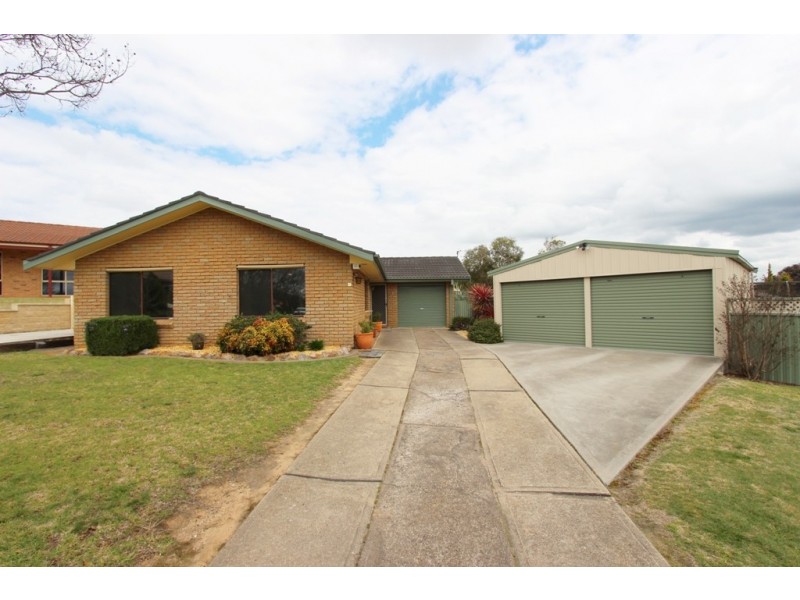 36 Pellion Place, Bathurst NSW 2795