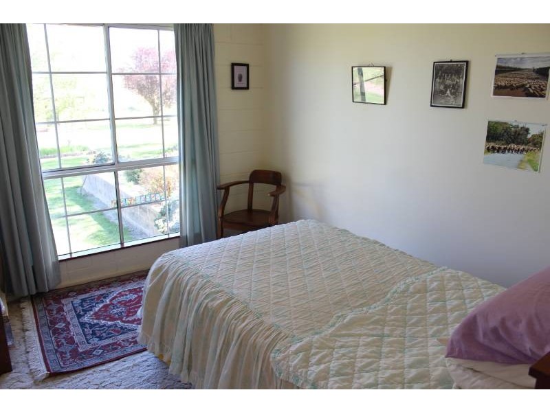 94 Stewart Street, Bathurst NSW 2795