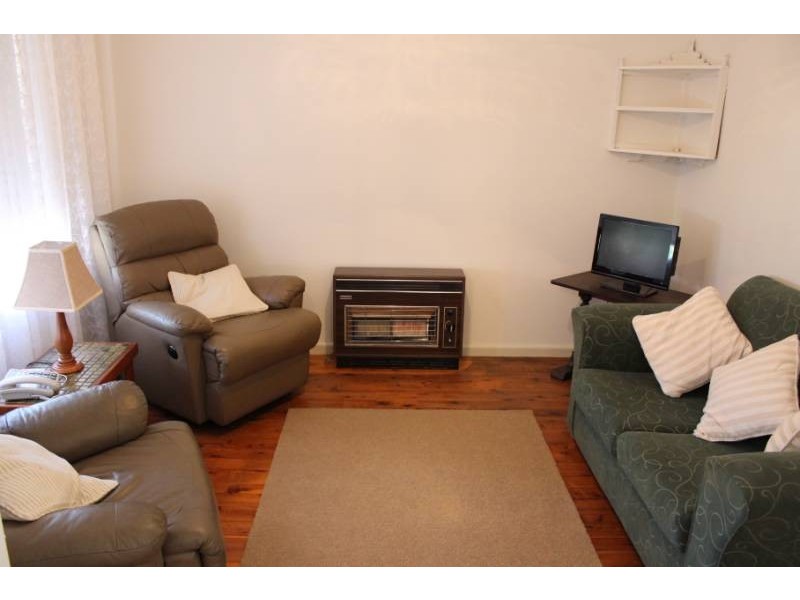 4 Woodward Street, Bathurst NSW 2795