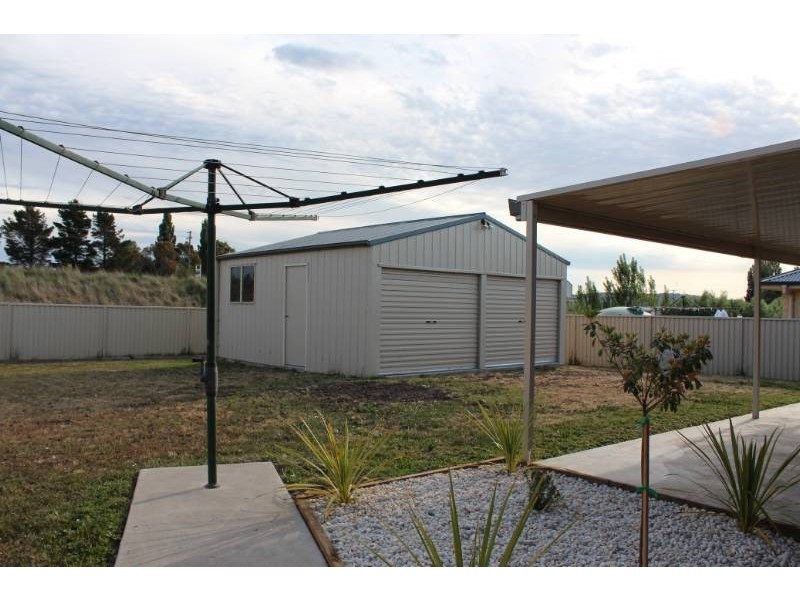 38 Sundown Drive, Bathurst NSW 2795