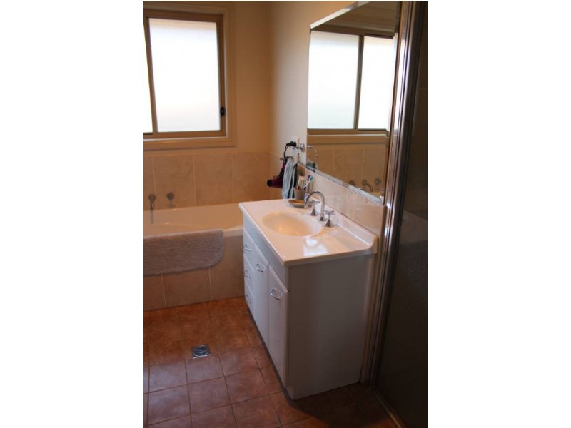 38 Sundown Drive, Bathurst NSW 2795