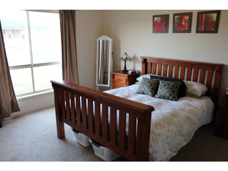 38 Sundown Drive, Bathurst NSW 2795