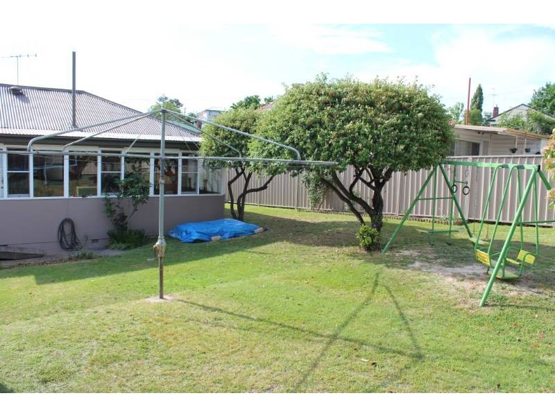 12 Tremain Avenue, Bathurst NSW 2795