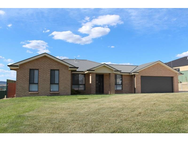 39 Munro Street, Bathurst NSW 2795