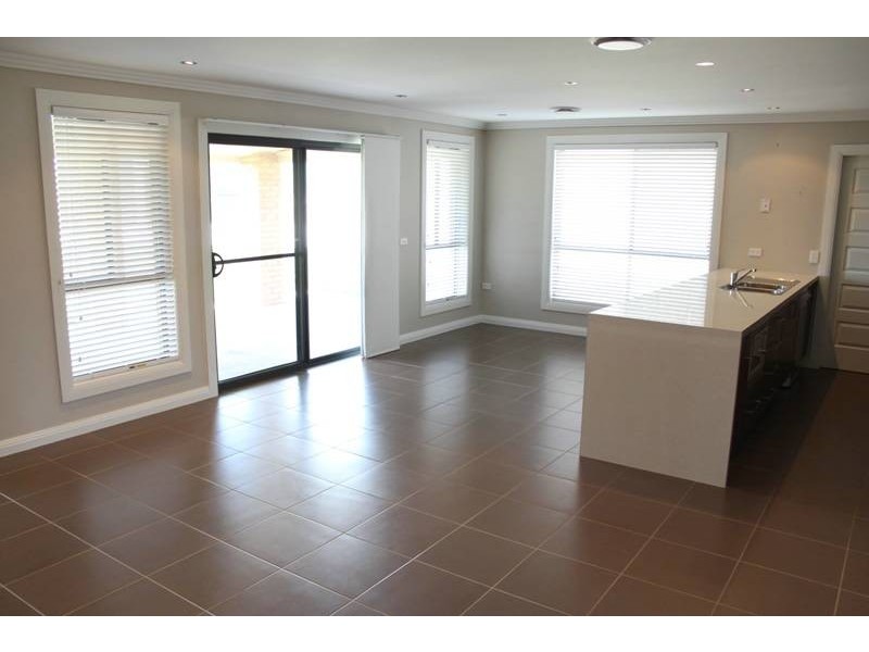 39 Munro Street, Bathurst NSW 2795