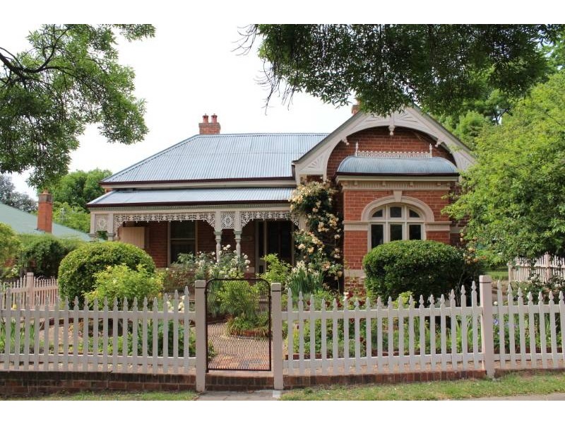 154 Peel Street, Bathurst NSW 2795