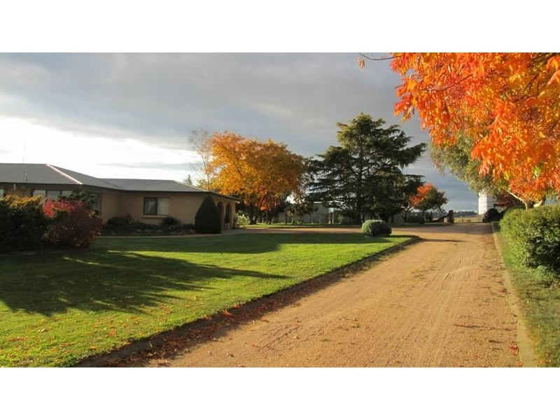 384 Eleven Mile Drive, Bathurst NSW 2795