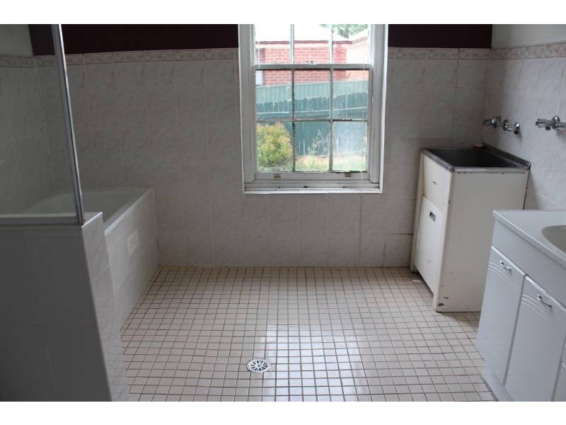 84 Rocket Street, Bathurst NSW 2795