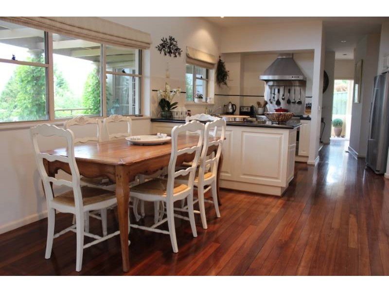 16 Cherrywood Crescent, Bathurst NSW 2795