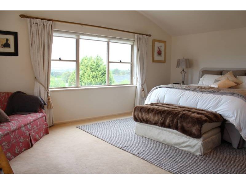 16 Cherrywood Crescent, Bathurst NSW 2795