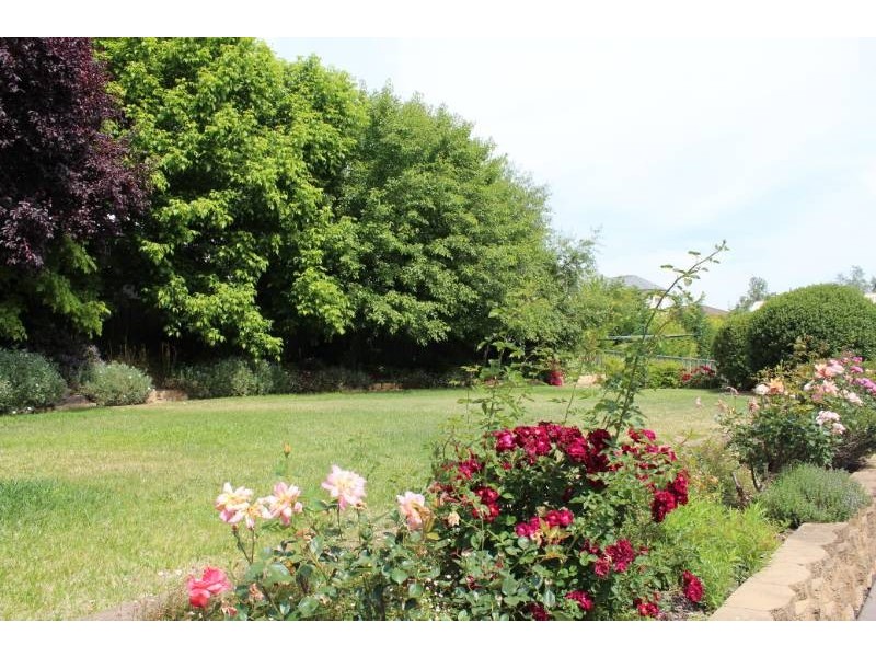 16 Cherrywood Crescent, Bathurst NSW 2795