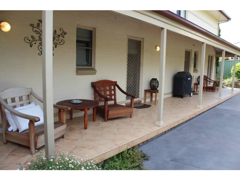 16 Cherrywood Crescent, Bathurst NSW 2795