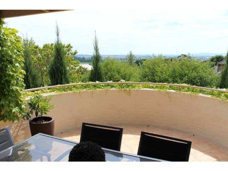 16 Cherrywood Crescent, Bathurst NSW 2795