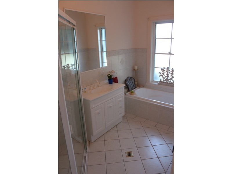 76 Osborne Avenue, Bathurst NSW 2795