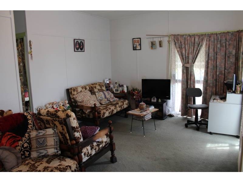 15 Alamein Walk, Bathurst NSW 2795