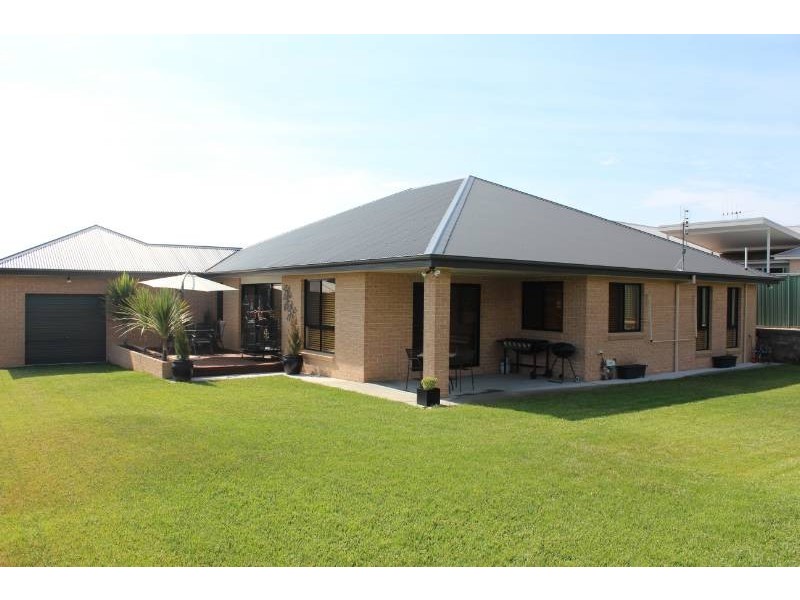32 Darwin Drive, Bathurst NSW 2795