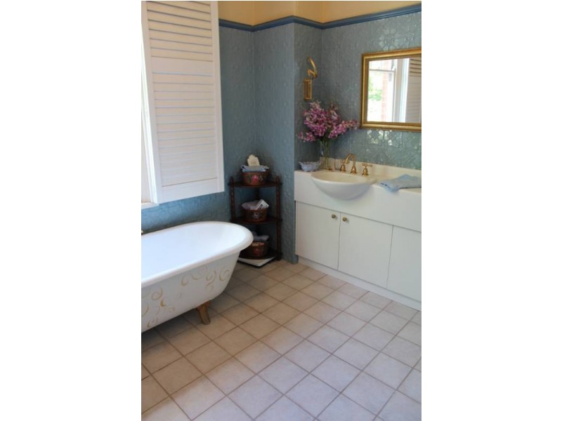 247 Bentinck Street, Bathurst NSW 2795