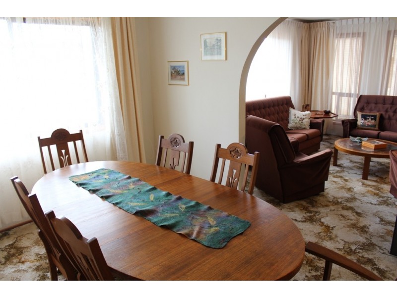 34 College Road, Bathurst NSW 2795