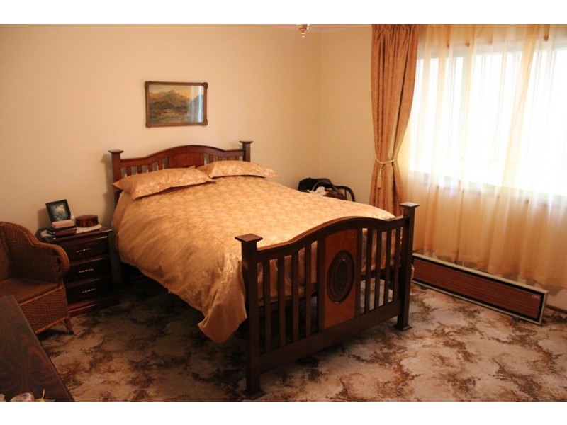 34 College Road, Bathurst NSW 2795