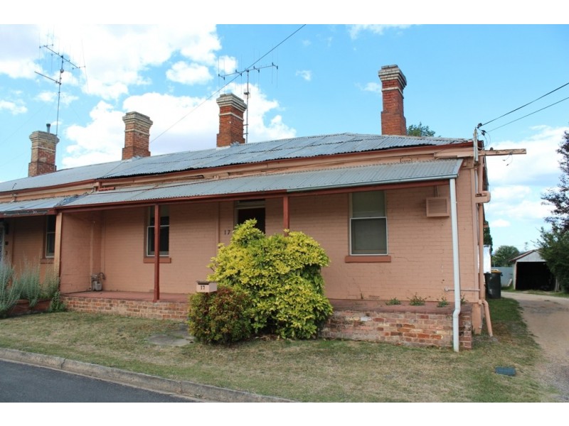 17 Oakes Street, Bathurst NSW 2795