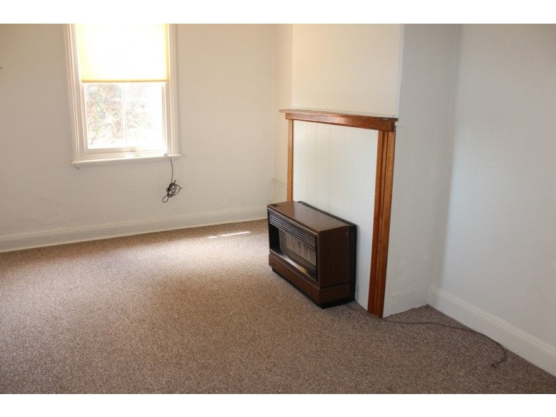 17 Oakes Street, Bathurst NSW 2795