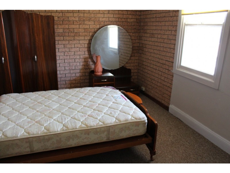 17 Oakes Street, Bathurst NSW 2795